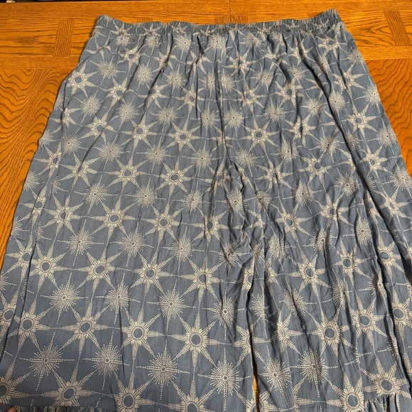 NEW Torrid Festi Tiered Flare Pull-on Pants Star Grid China Blue 4X Boho HIppie - Picture 14 of 14
